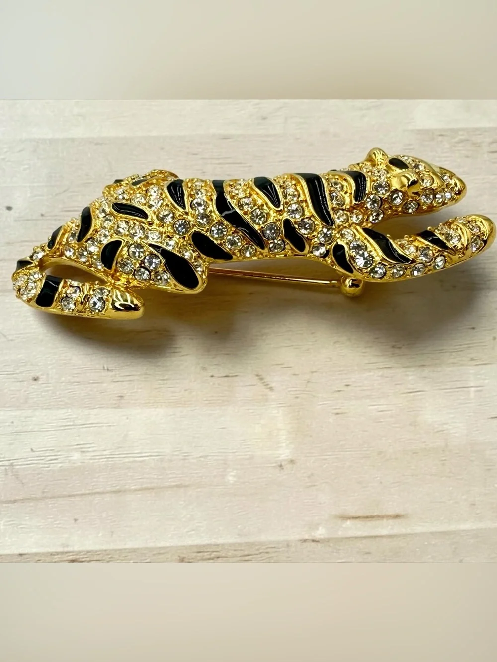 KJL Kenneth Jay Lane “Treasures Of The Duchess” Tiger Rhinestone Brooch 2.5” 90s